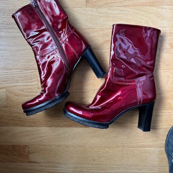 One of a kind Stuart Weitzman Burgundy Red Boots - Women's Size 8 - Picture 2 of 4